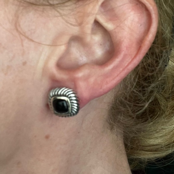 David Yurman Petite Albion Stud Earrings in Sterling Silver with Onyx - Picture 11 of 12